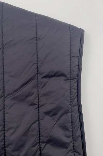 大量供應輕薄夾棉馬甲外套  時尚設計保暖啪鈕馬甲外套  夾棉外套專門店 Z21-B1991 SKVM013   側面照